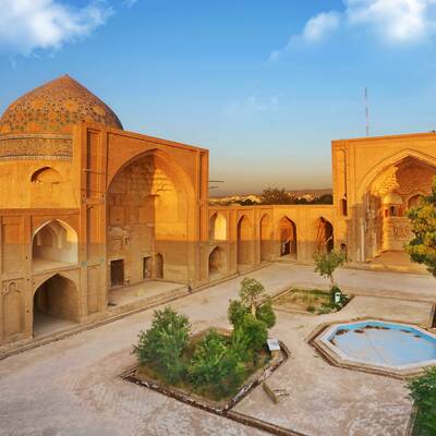 ساوه:راهنمای جامع سفر به ساوه جاذبه‌های گردشگری